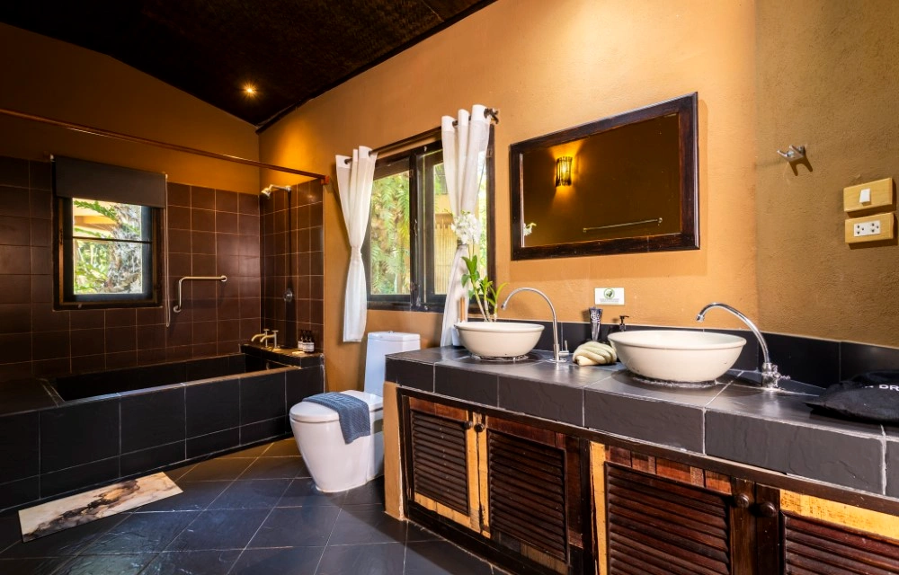 Melina's monkey house and whale bar Slider Pictures