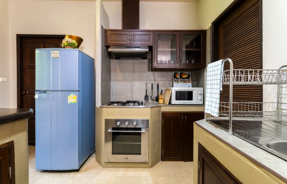 Melina's monkey house and whale bar Slider Pictures